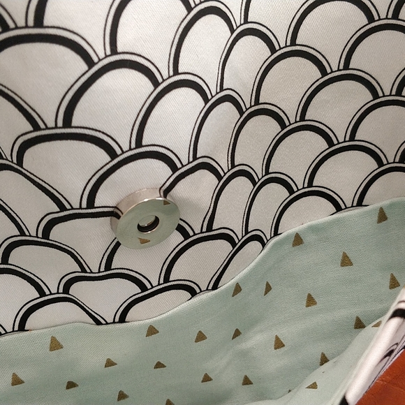 Small tote with leather bottom - Picture 3 of 6